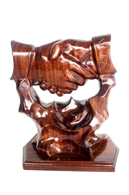 【廠家直銷批發(fā)零售木雕商務(wù)禮品 誠信擺件一件發(fā)辦公用品】價(jià)格,廠家,圖片,木質(zhì)、竹質(zhì)工藝品,如皋市下原鎮(zhèn)振新紅木工藝品廠-